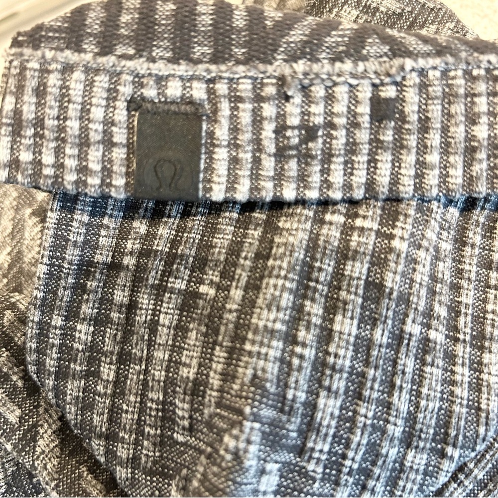 Lululemon Rest Less Pullover Heathered Black Size 2 - Picture 7 of 7
